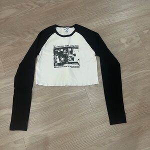 Brandy Melville Long Sleeve Crop Top